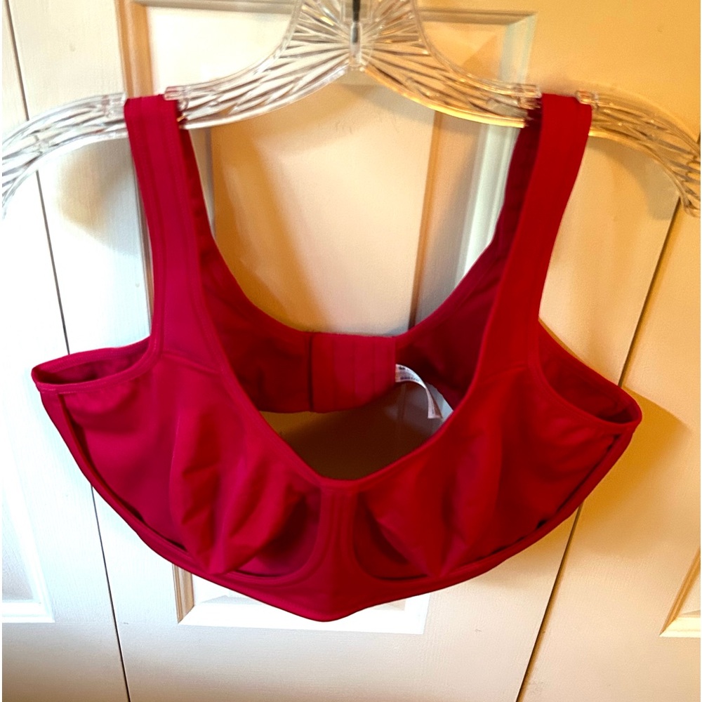 Wacoal Simone Sports Bra, model 855170.